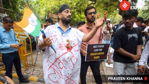 cockroach janta party protest photos