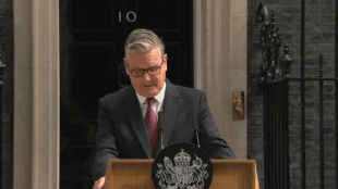 Keir Starmer Resigns as UK Prime Minister outside 10 Downing Street | UK Prime Minister Resignation latest political updates | ब्रिटनचे पंतप्रधान कीर स्टार्मर यांचा राजीनामा | कीर स्टार्मर यांनी सोडले पंतप्रधानपद