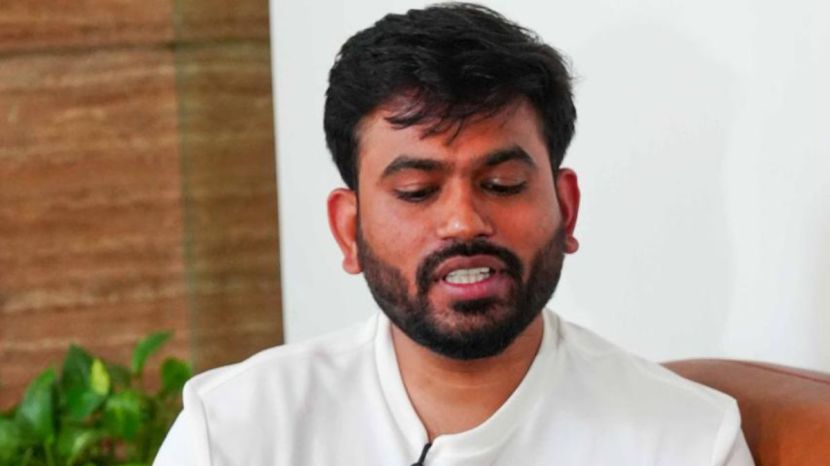Cockroach Janata Party Pune | Abhijit Dipke NEET paper leak protest |