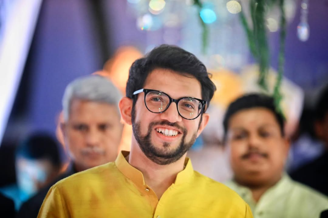 Aditya Thackeray birthday Amit Thackeray meets photos