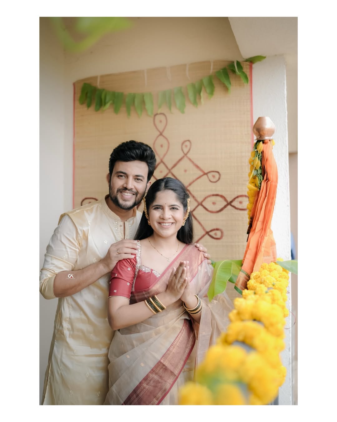 Amruta Deshmukh and Prasad Jawade twinning look photos