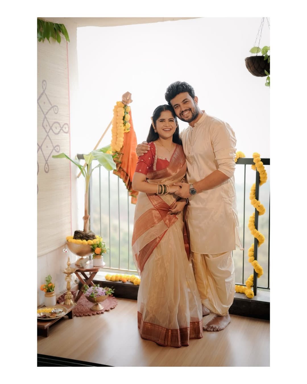 Amruta Deshmukh and Prasad Jawade twinning look photos