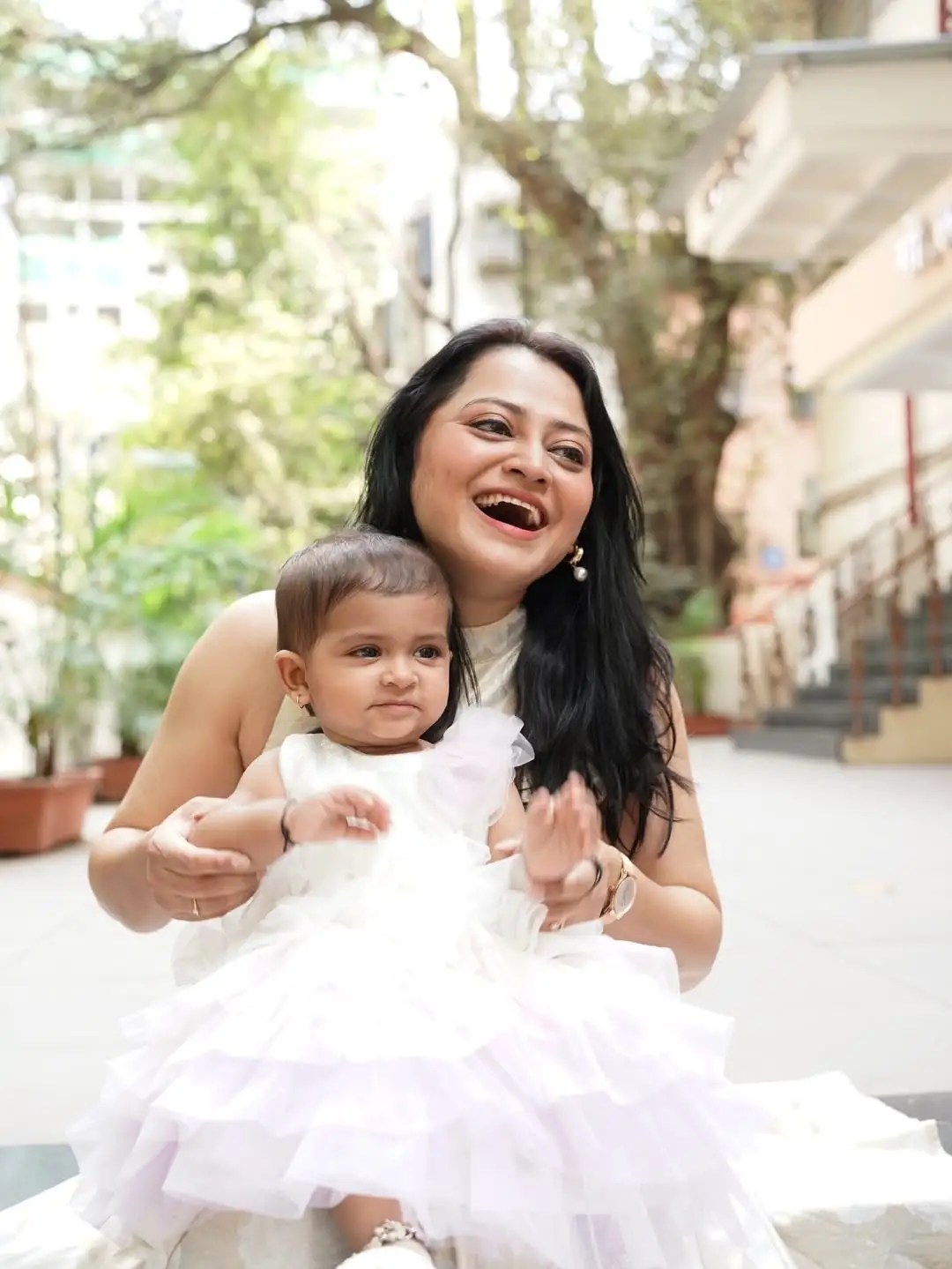 Monika Dabade Amritsar visit with daughter