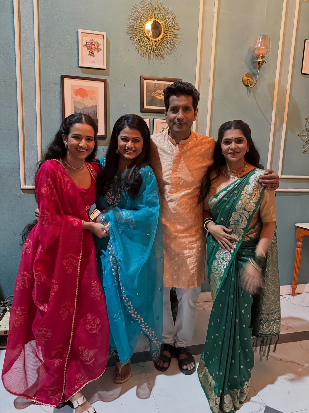 Deep Jyoti marathi serial actress sisters photos
