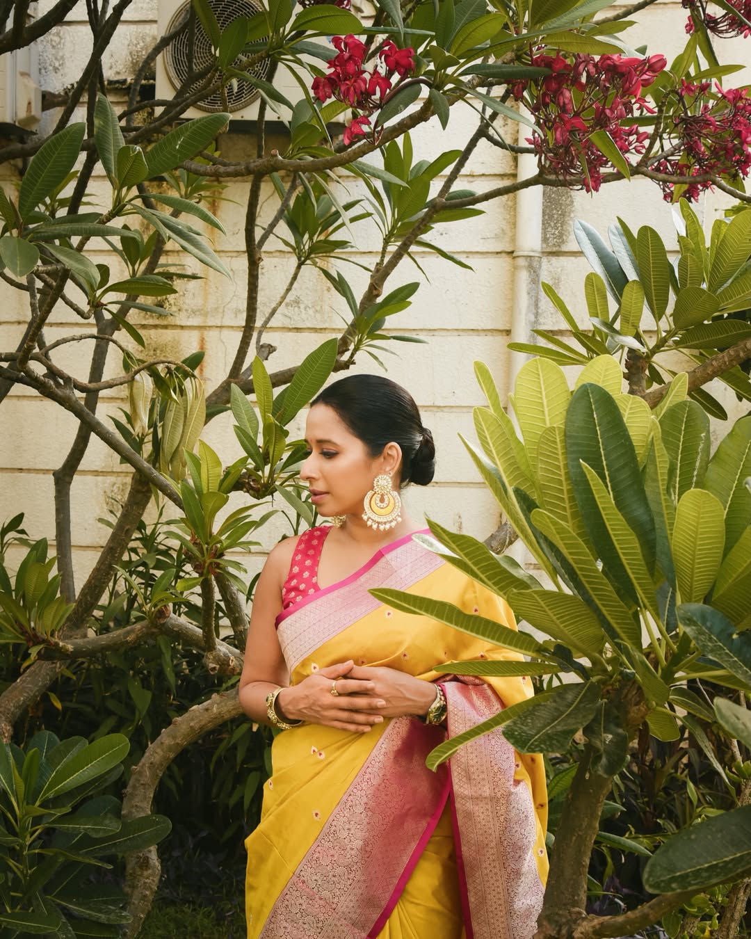 Shreya Bugade yellow saree photos
