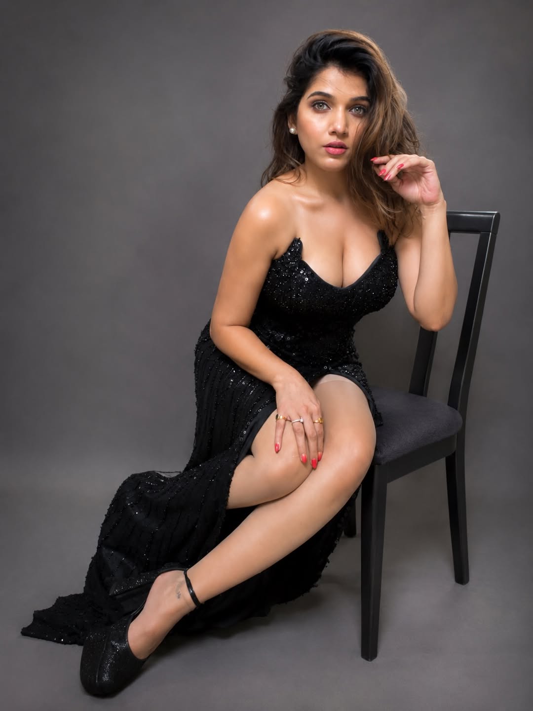 Jahnavi Killekar black gown photo