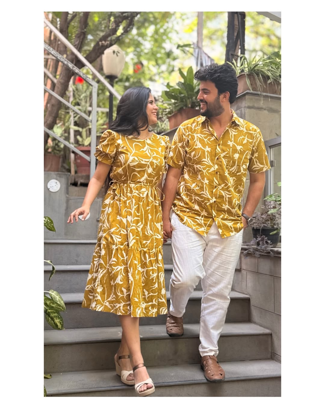 Amruta Deshmukh and Prasad Jawade twinning look photos