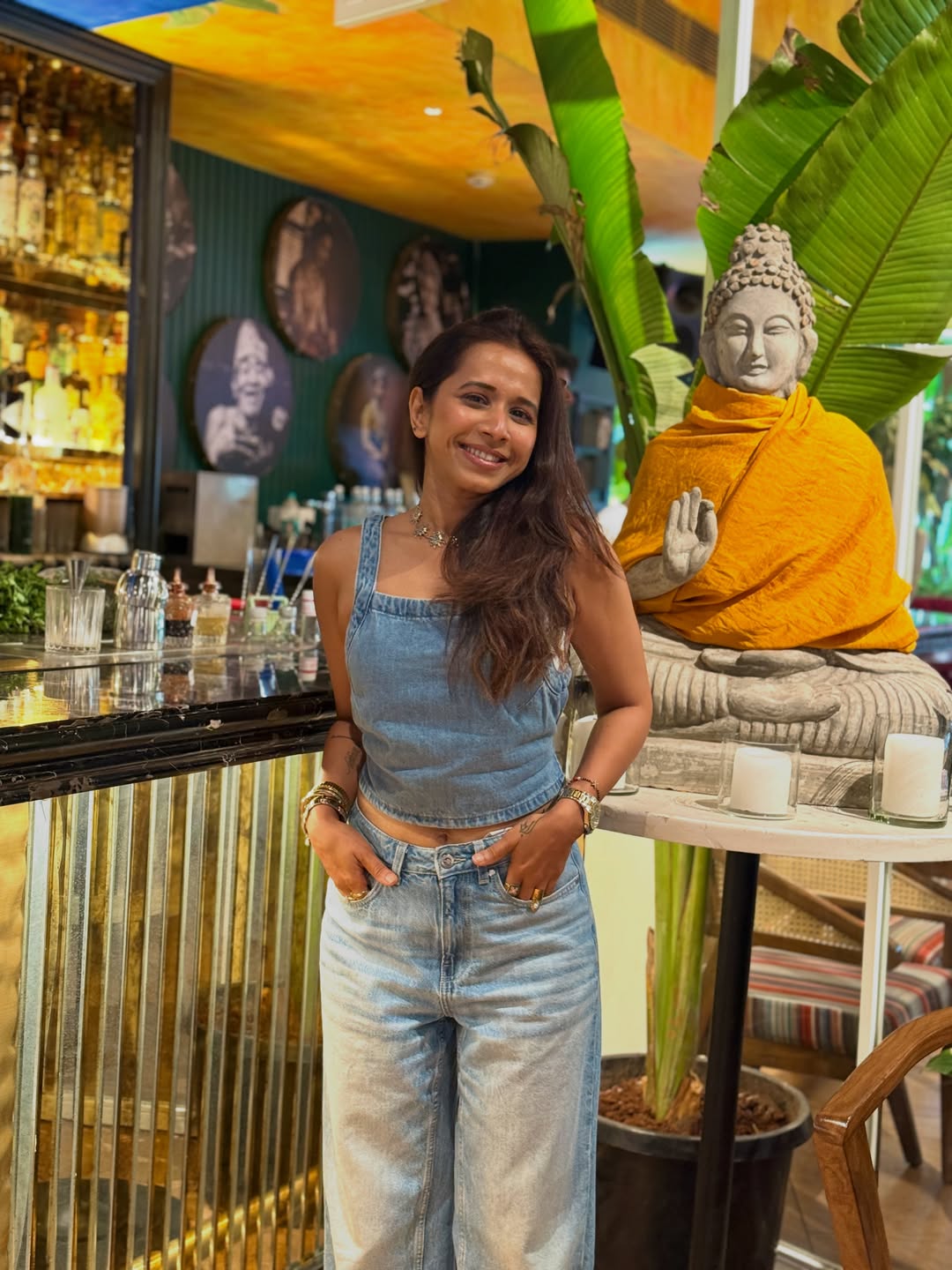 Shreya Bugde cafe photos with Suruchi Adarkar Piyush Ranade