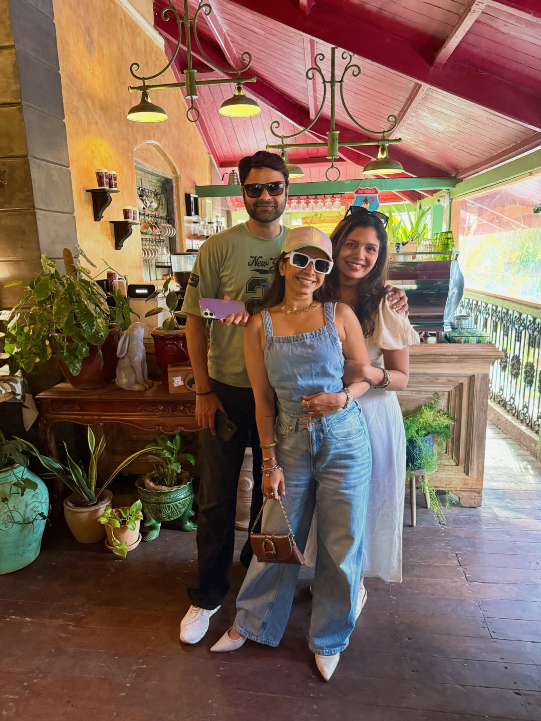 Shreya Bugde cafe photos with Suruchi Adarkar Piyush Ranade