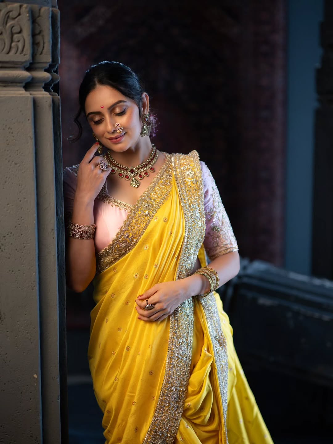 Shruti Marathe yellow nauvari saree look
