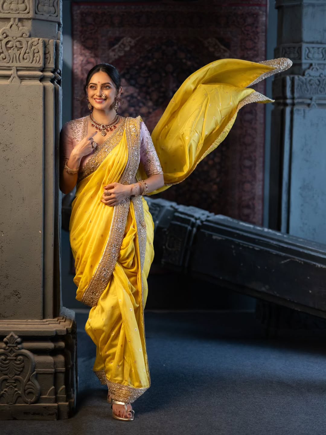 Shruti Marathe yellow nauvari saree look