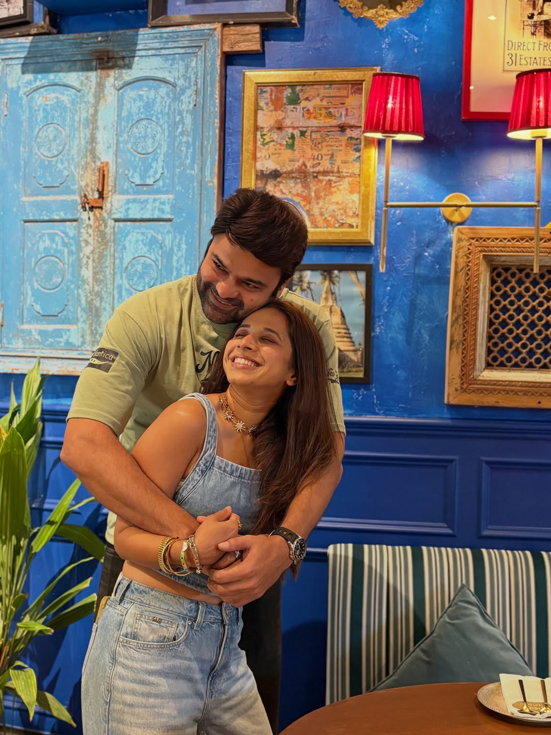 Shreya Bugde cafe photos with Suruchi Adarkar Piyush Ranade