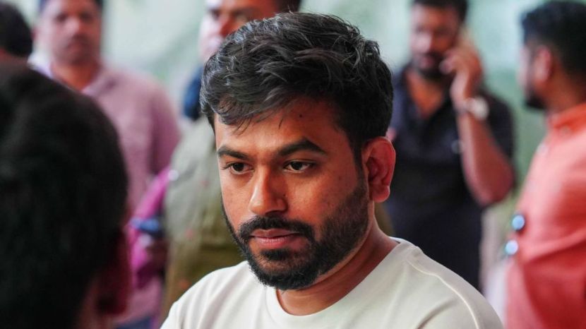 Cockroach Janata Party Pune | Abhijit Dipke NEET paper leak protest |