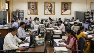 8th Pay Commission Fitment Factor updates for central government employees | Salary hike expectations under 8th Pay commission news | आठवा वेतन आयोग आणि फिटमेंट फॅक्टर लेटेस्ट अपडेट | सरकारी कर्मचाऱ्यांच्या पगारवाढीबाबत ८ व्या वेतन आयोगाचा निर्णय