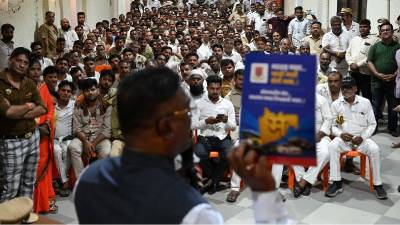 मराठी भाषा येण्यासाठी अमराठी रिक्षा-टॅक्सी चालकांचे प्रयत्न नेमके कसे सुरु आहेत? कसं असतं वर्गातलं वातावरण?