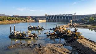 Maharashtra dam silt removal policy | Ujani Koyna Jayakwadi desiltation news | Maharashtra water resources department GR | Free silt for farmers Maharashtra dams