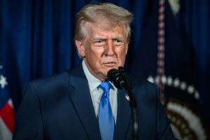 Trump warns Iran | US military clash Apache helicopter | डोनाल्ड ट्रम्प यांचा इराणला इशारा | अमेरिका इराण लष्करी संघर्ष २०२६
