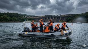 Washim dam student drowning accident news updates | Adan dam Karanja Washim suicide incident | Manora Phulumbari dam student drowns Yavatmal | Sant Gadge Baba rescue team Washim Maharashtra crime news