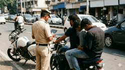 Pimpri Chinchwad Police : ३१ दिवसांत ७५ हजार बेशिस्त वाहनचालकांवर कारवाई! मोटारीला काळी काच…