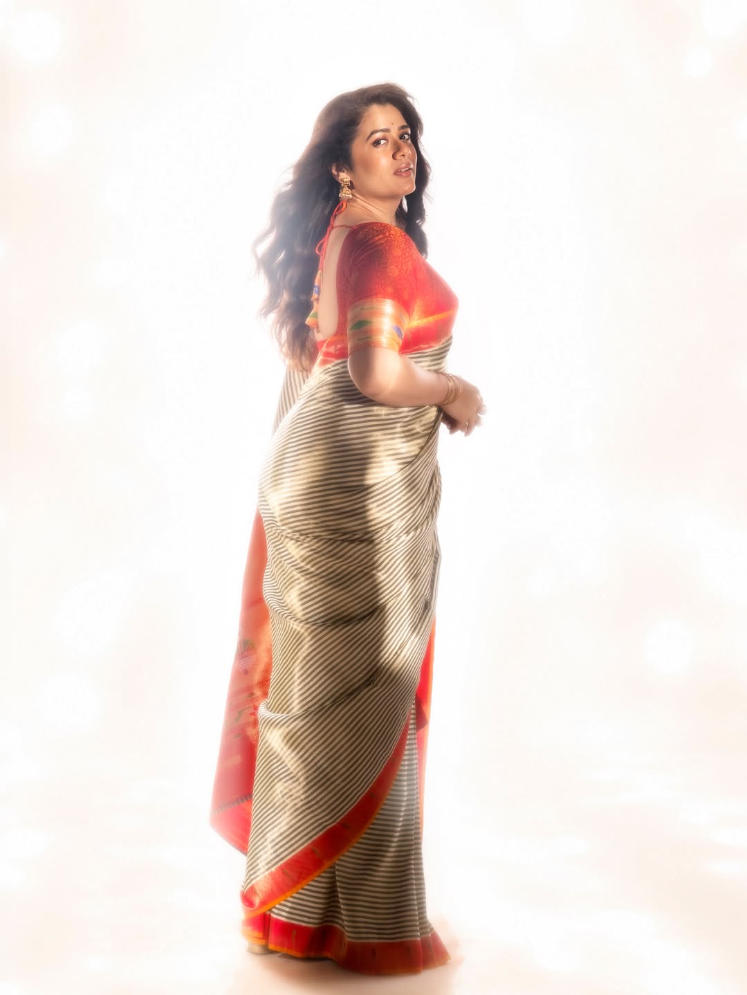 Girija Oak Godbole Stripes Muniya Paithani Saree