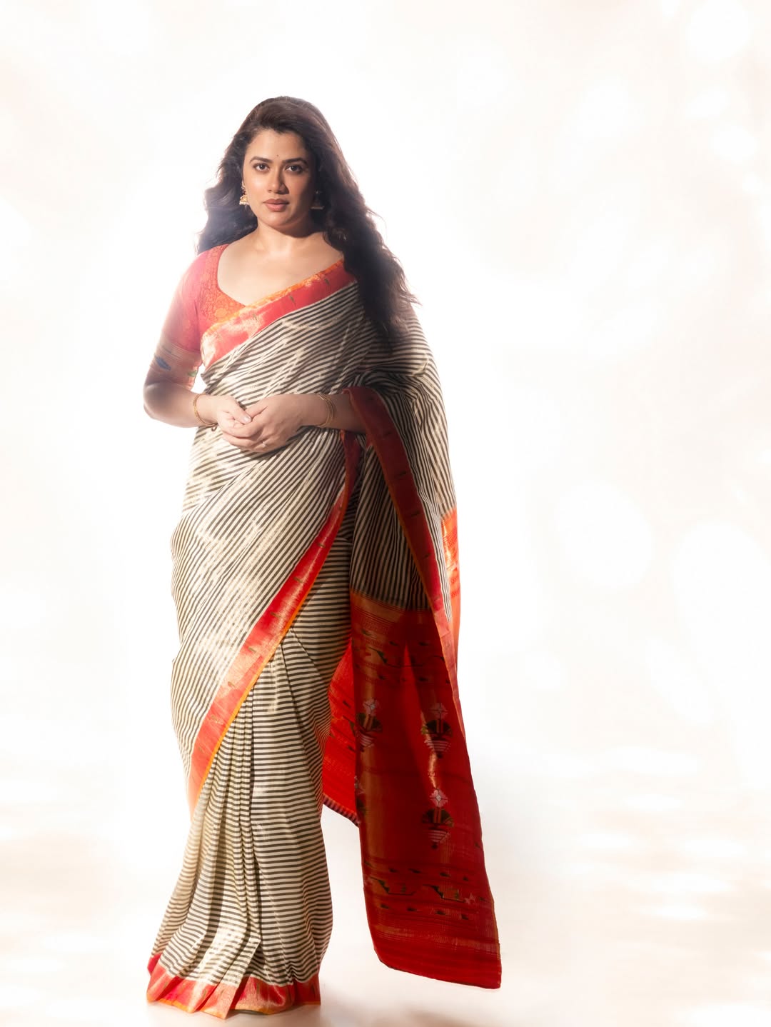 Girija Oak Godbole Stripes Muniya Paithani Saree