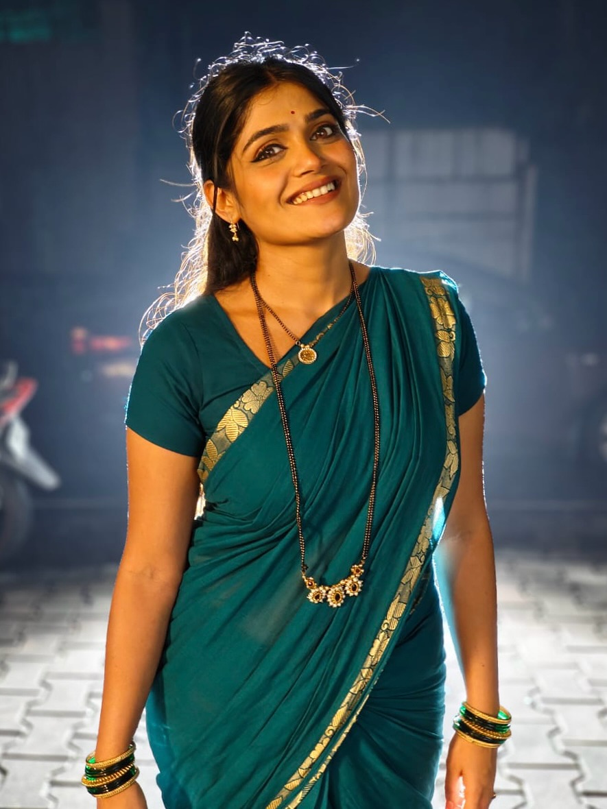 Isha Keskar Bandhani Saree Look