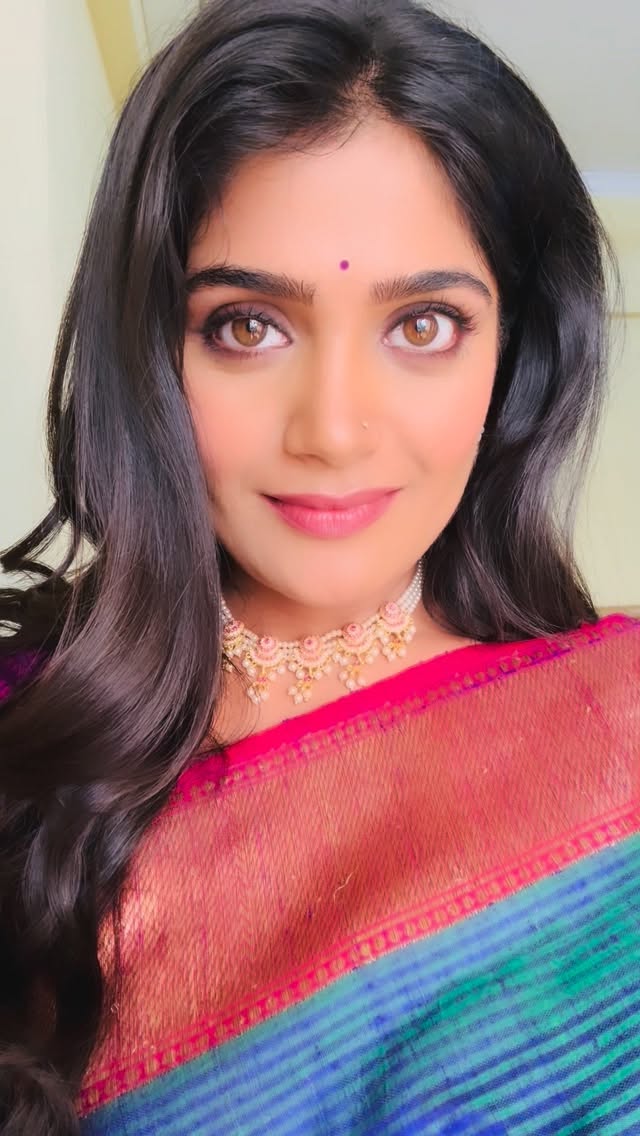Isha Keskar Bandhani Saree Look