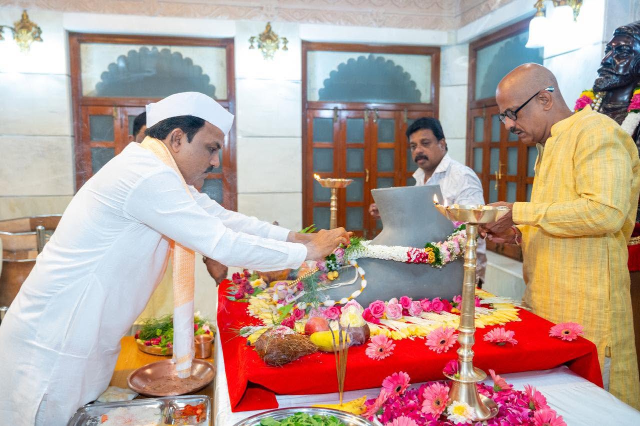 Lalbaugcha Raja 2026 Shree Ganesh Muhurta Pujan
