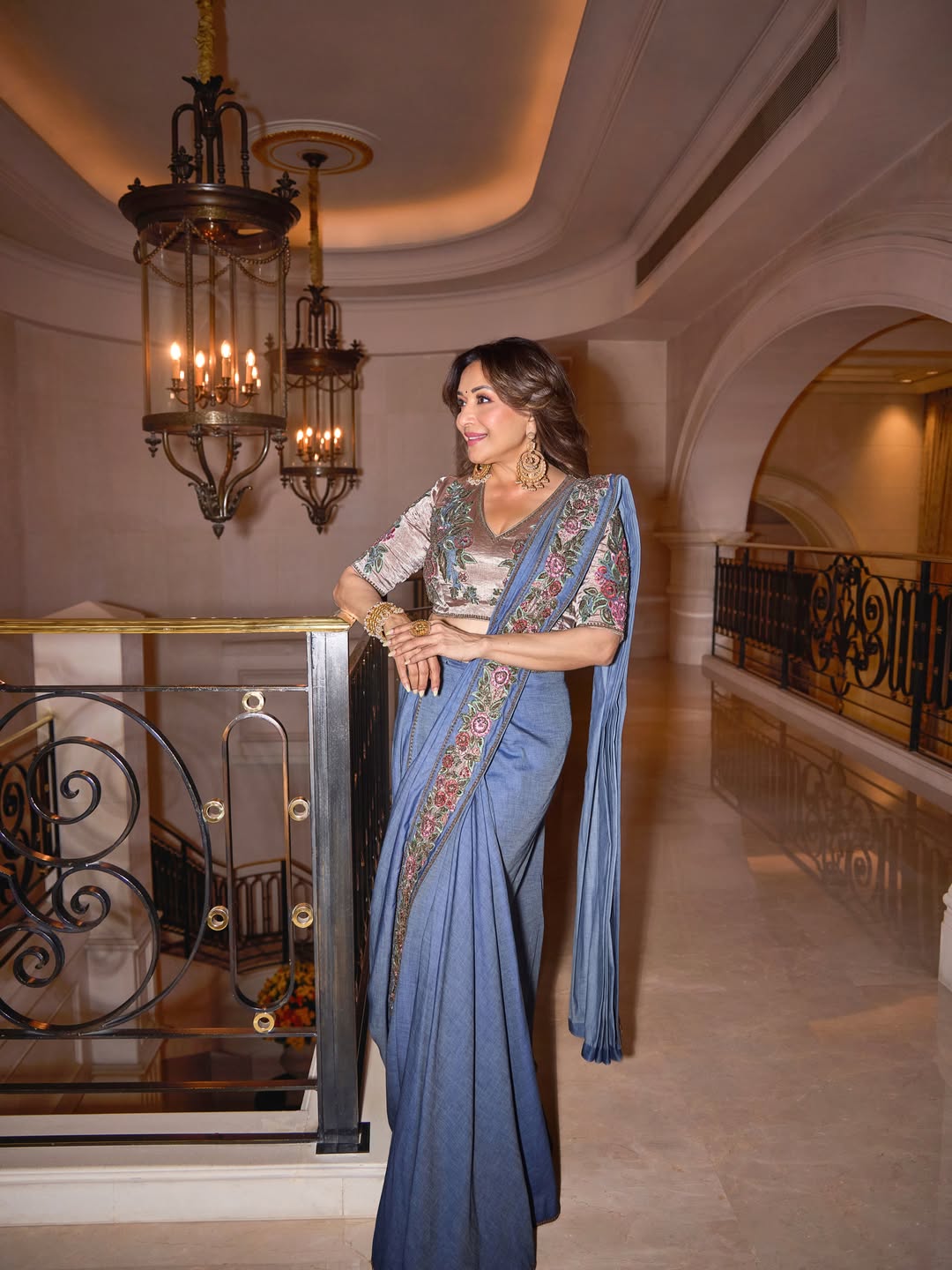 Madhuri Dixit Maa Behen Movie Saree Look