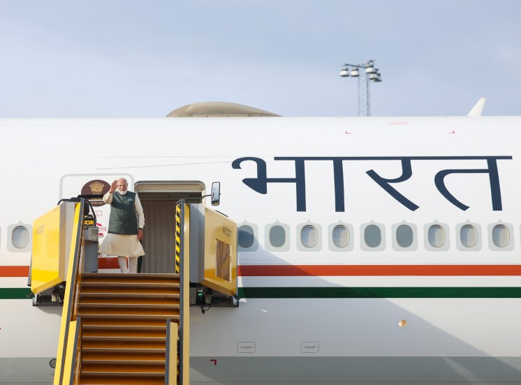 राम मंदिर आणि सांस्कृतिक पुनरुत्थानराम जन्मभूमी आंदोलन हे भाजपासाठी सर्वाधिक महत्त्वाच्या मुद्द्यांपैकी एक राहिले आहे. २०१९ मधील सर्वोच्च न्यायालयाच्या निर्णयानंतर अयोध्येतील राम मंदिराचे बांधकाम वेगाने पूर्ण झाले आणि जानेवारी २०२४ मध्ये प्राणप्रतिष्ठा सोहळा पार पडला. यासोबतच काशी विश्वनाथ कॉरिडॉर, महाकाल लोक आणि केदारनाथ पुनर्विकास प्रकल्पांसारख्या उपक्रमांद्वारे सांस्कृतिक आणि सभ्यतावादी वारशाला केंद्रस्थानी ठेवण्याचा प्रयत्न करण्यात आला.