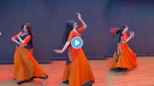 Young Girl dance on dhak dhak karne laga
