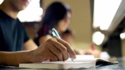 बारावीचा निकाल जाहीर होऊन महिना झाला तरी शिक्षक मानधनापासून वंचित