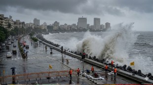 Mumbai monsoon high tide schedule 2026 | Marine drive high waves bmc alert | Mumbai rain high tide dates june july | Mumbai beach safety instructions monsoon