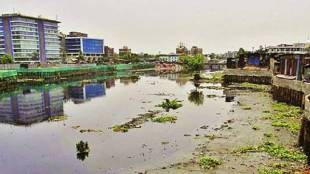 Mithi river desilting Mumbai monsoon update | MNS leader Yashwant Killedar Mithi river inspection | BMC Mumbai drainage cleaning reality check | Mumbai flooding risk Mithi river plastic waste garbage