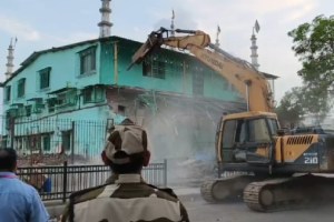 MBMC demolition drive Bhayandar Azad Nagar | Mira Bhayandar Municipal Corporation anti encroachment action | Illegal religious structure removed Thane district | Bhayandar police security demolition news