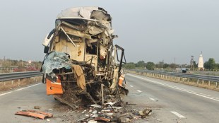 Samruddhi expressway buldhana road accident | Mehkar travel bus truck collision crash | Maharashtra highway police rescue operation buldhana | Baba travels luxury bus accident nagpur pune