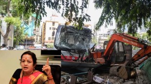 Kishori Pednekar Mumbai BEST bus accident | Dadar Plaza cinema BEST bus crash | Mumbai contract bus drivers issue | BEST kamgar sanghatana protest Mumbai