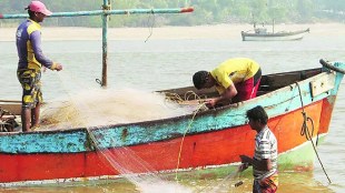 maharashtra fishing ban extended | nitesh rane fisheries minister | mumbai fishermen community protest | silver pomfret breeding season sea