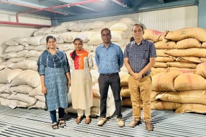 Tukaram Mundhe FDA action Navi Mumbai APMC market | FDA raids on food adulteration Thane Palghar | Food and Drug Administration Maharashtra crackdown | Adulterated food seized Kalyan APMC traders