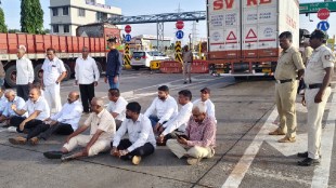 Maharashtra Karnataka Border Dispute | Belgaum Maharashtra Ekikiran Samiti Protest | Amit Shah Kolhapur Visit Updates | Karnataka Police Stop Marathi Activists Hattargi Toll Plaza