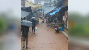 Sangameshwar market flooded rainwater Ratnagiri | Mumbai Goa highway widening pending work issues | Sangameshwar bazar peth waterlogging monsoon | Ratnagiri highway flooding Sonavi bridge work delay