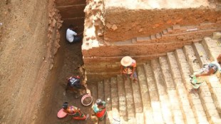 Gharapuri Elephanta Caves excavation | Ancient copper plates found Mumbai | Chalukya Traikutaka dynasty inscriptions | Archaeological Survey of India discovery Maharashtra