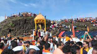 Shivrajyabhishek Sohla Raigad 2026 updates | Eknath Shinde visit Raigad Shivrajyabhishek | Chhatrapati Shivaji Maharaj coronation ceremony Marathi | Raigad fort Shivbhadkt gathering event photos