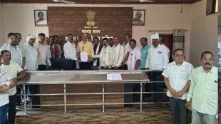 amravati teacher pradeep ganorkar death news | census duty teachers protest maharashtra | amravati district parishad school teacher heart attack | varud karajgaon teacher demise updates
