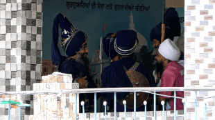 Nihang Sikhs Protest Uttarakhand Rudraprayag Gurudwara updates | Rudraprayag Gurudwara Dispute Nihang Sikh protest news | रुद्रप्रयाग गुरुद्वारा निहंग शीख आंदोलन | उत्तराखंड निहंग शीख वाद मुख्यमंत्री धामी चौकशी
