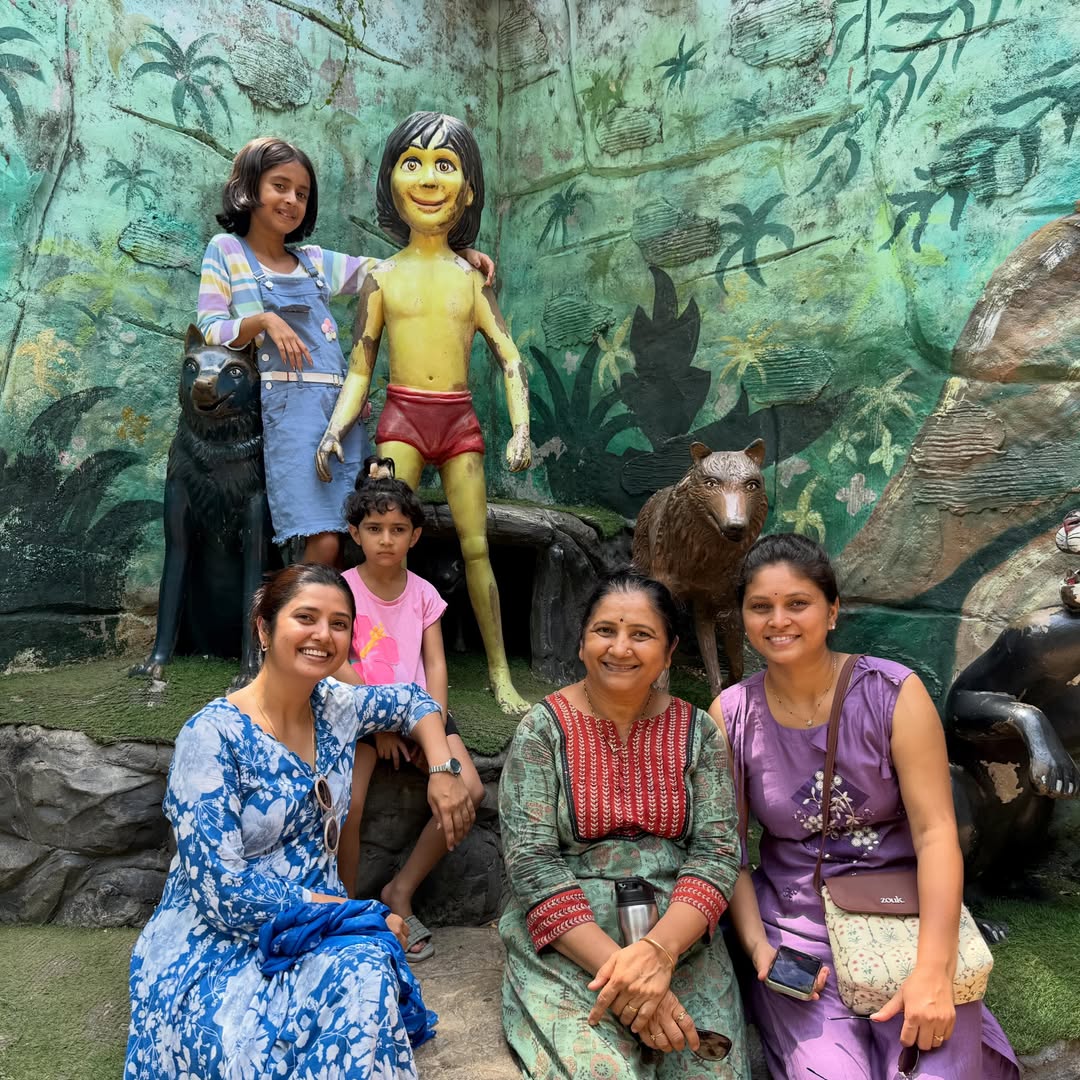 Prajakta Mali Rani Baug Byculla With Family