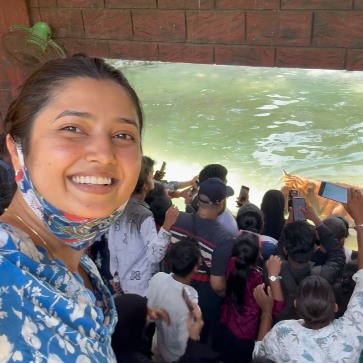 Prajakta Mali Rani Baug Byculla With Family