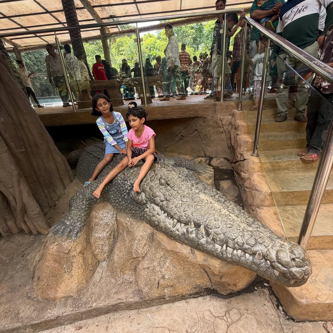 Prajakta Mali Rani Baug Byculla With Family