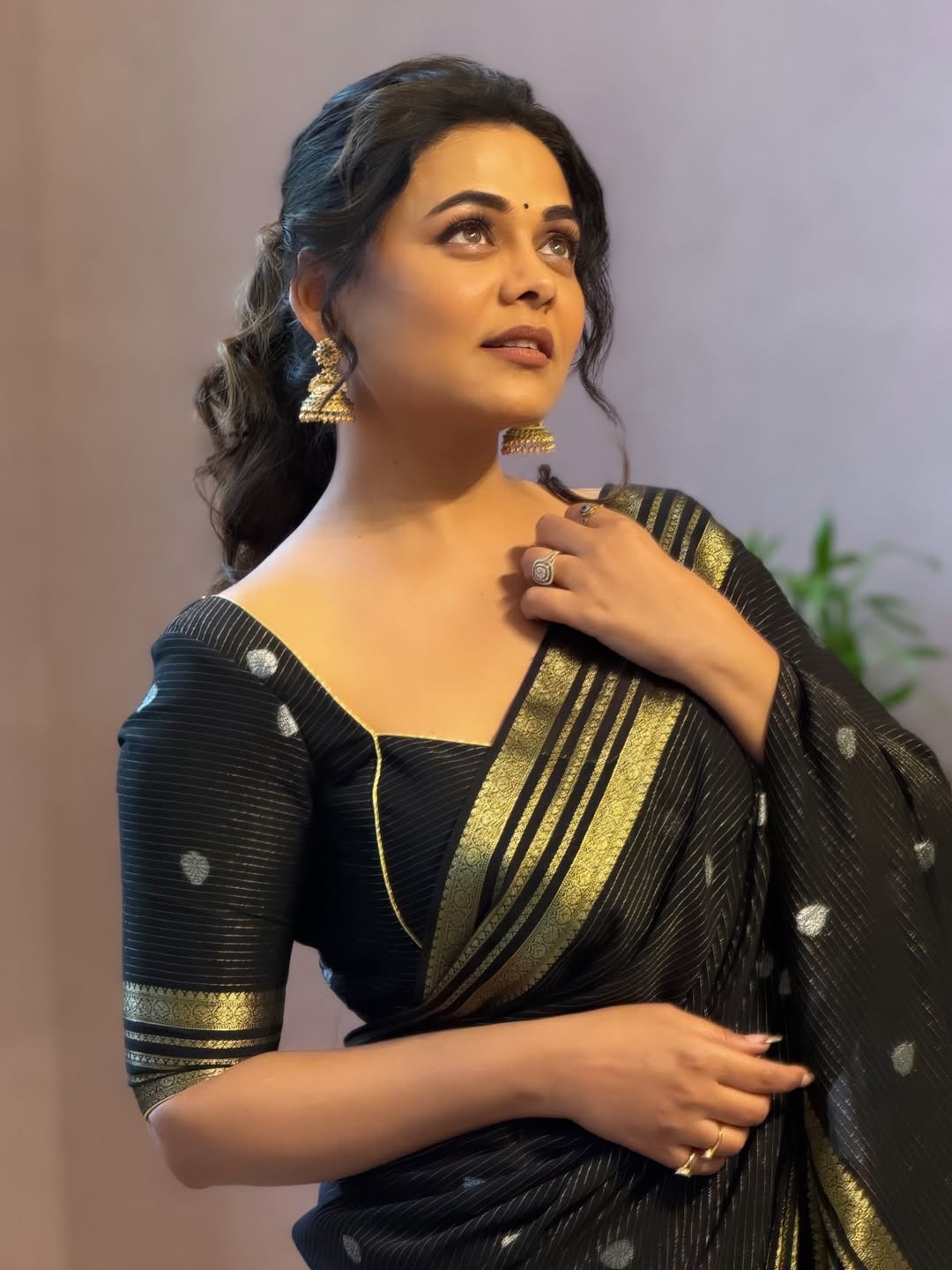 Prarthana Behere Black Saree Look