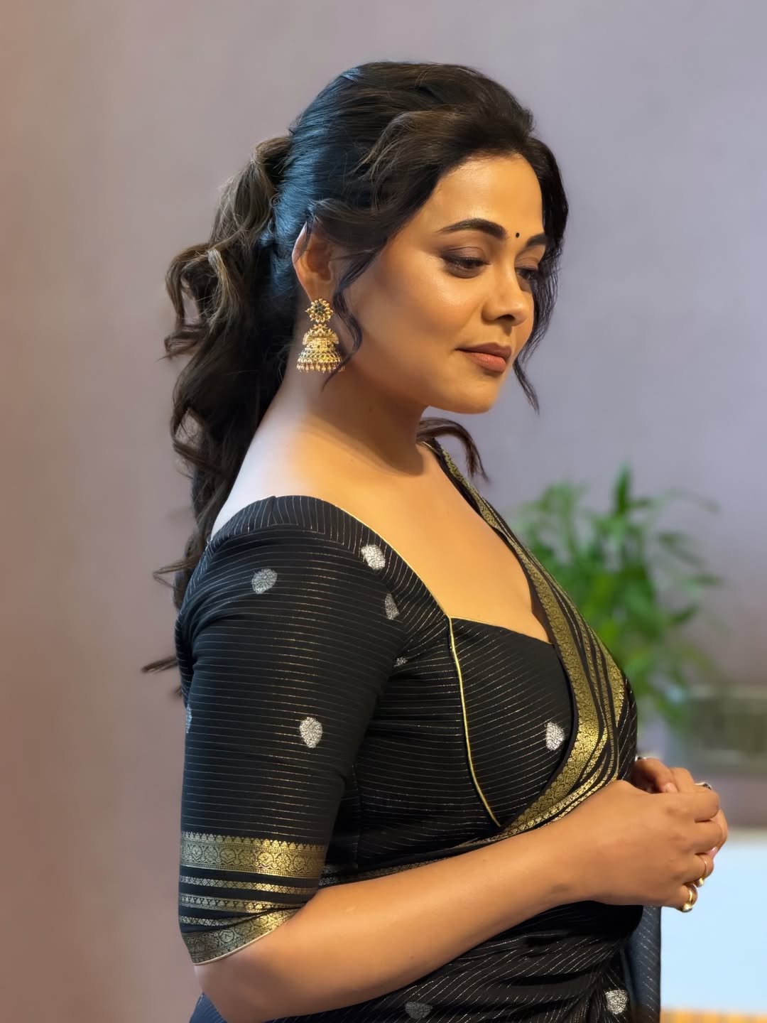 Prarthana Behere Black Saree Look